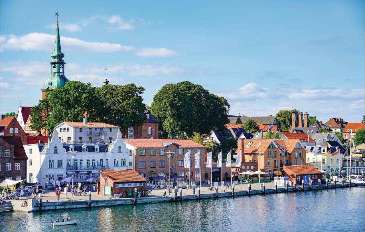 Beautiful Apartment In Kappeln With Kitchen Екстериор снимка